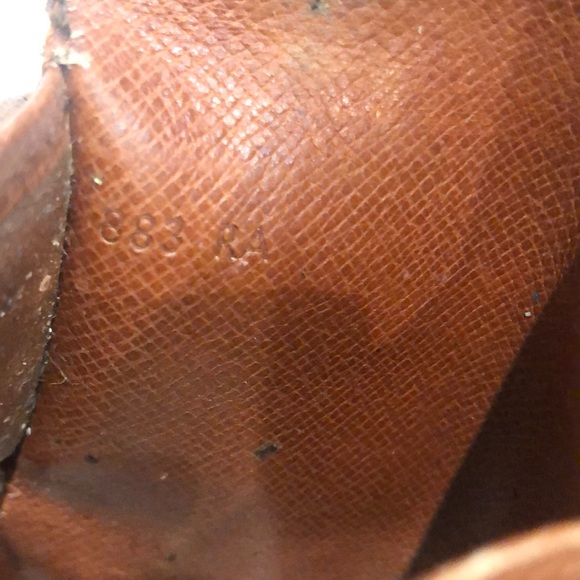 Authentic LOUIS VUITTON M69517 Monogram Multicle 4 Key (missing 2 key chain - Picture 4 of 12